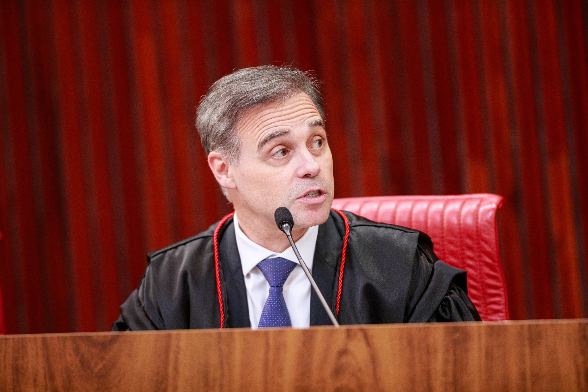 Mendonça manda redes apagarem posts associando Flávio Bolsonaro à retirada do posto de padroeira de Nossa Senhora