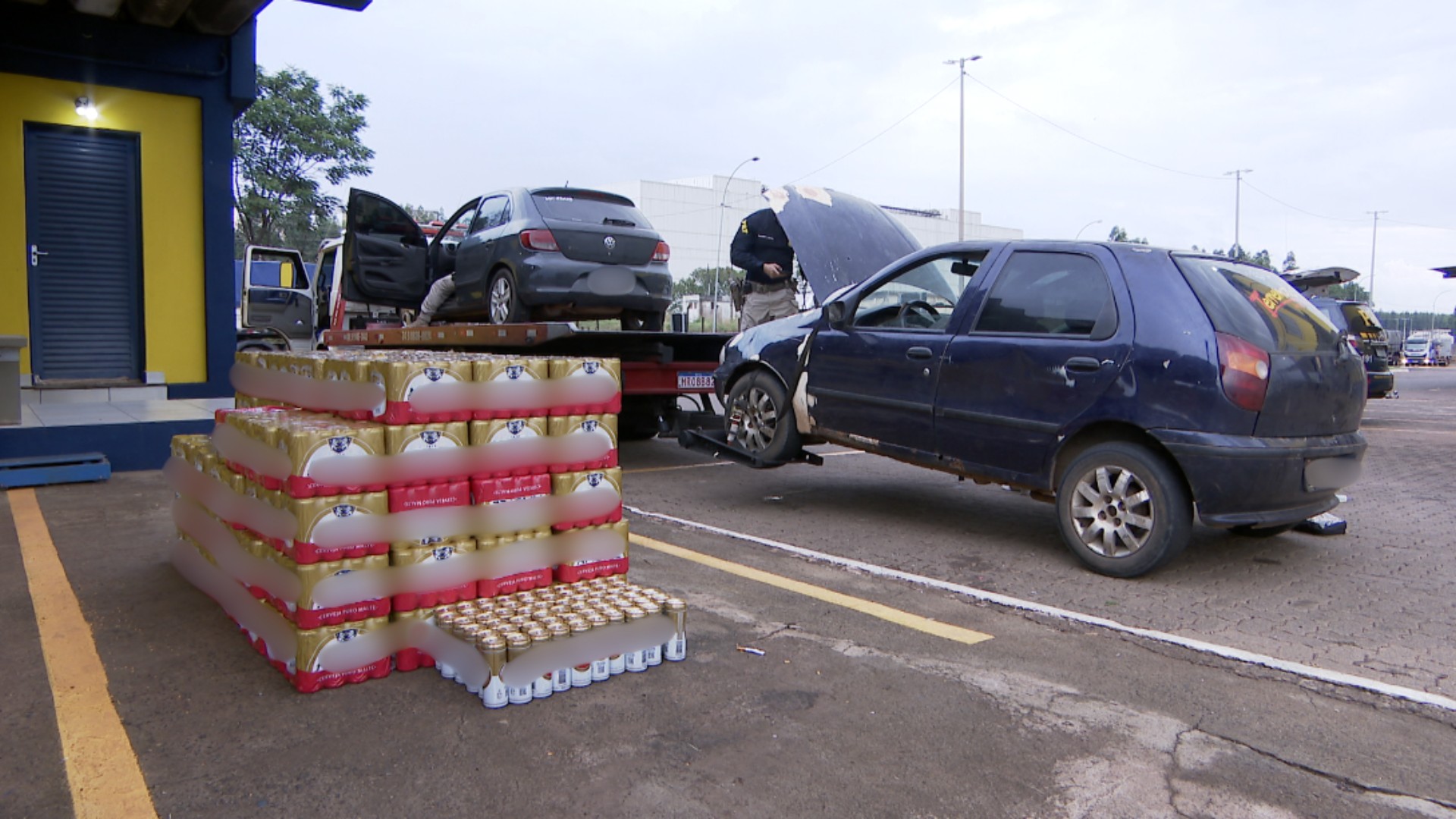 Mais de 2 mil latas de cerveja são furtadas de caminhão enquanto motorista dormia em MG