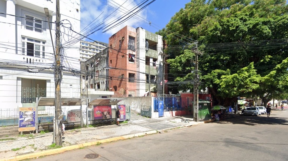 Prédio de onde criança de três anos caiu no Centro do Recife — Foto: Google Maps/Reprodução