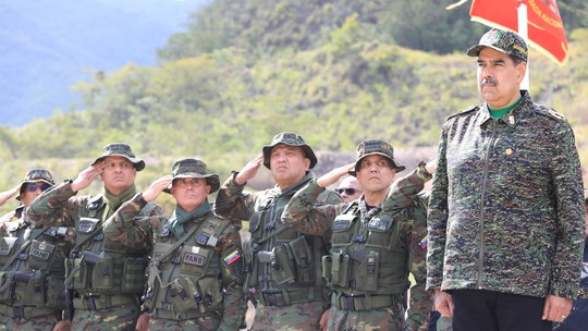 Cerco de Trump contra regime Maduro indica preparação para 'intervenção militar' dos EUA na Venezuela, diz analista - EUA enviaram frota ao Caribe sob pretexto de combater o tráfico de drogas. Imprensa americana afirma que autoridades não descartam uma invasão e que Trump pediu 'menu de opções'.