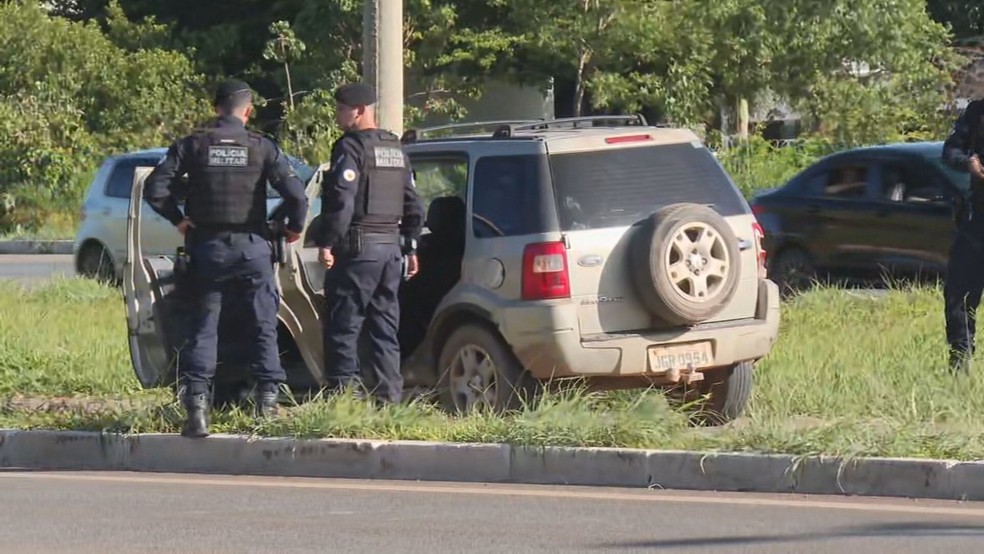 Troca de tiros no Lago Norte deixa um morto e um ferido — Foto: TV Globo/Reprodução