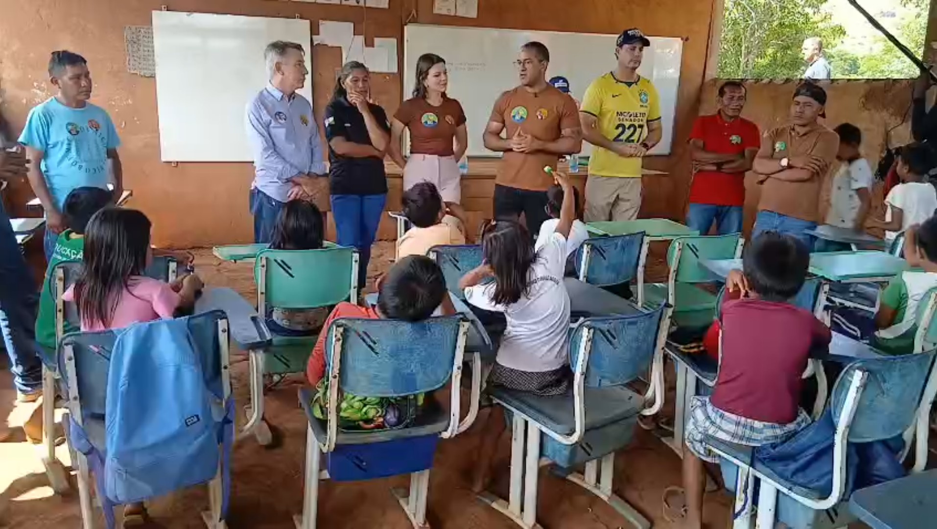 TRE-RR manda tirar do ar post de Arthur Henrique e Nicoletti gravado dentro de escola indígena 