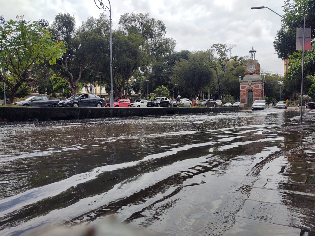 Cheia recorde: Rio Negro atinge 30 metros e ultrapassa em 3 cm a maior  enchente em 119 anos | Amazonas | G1