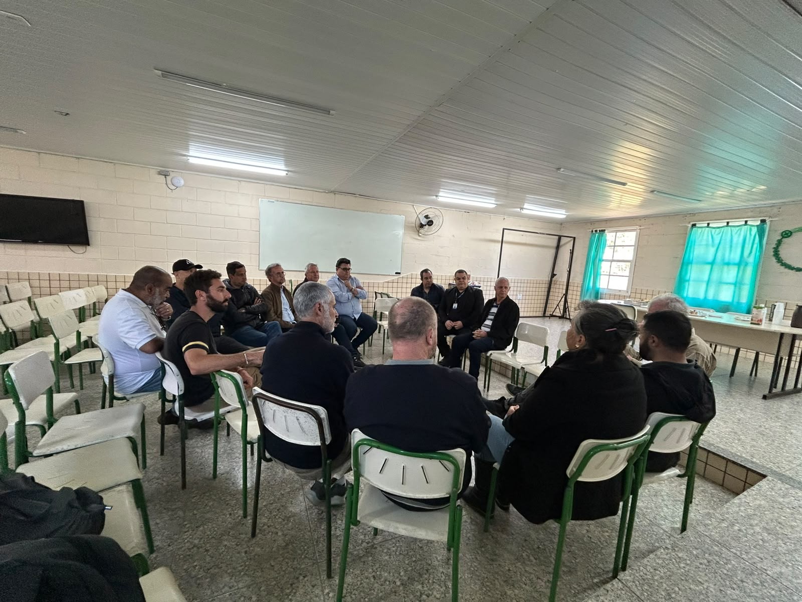 Parceria em Nova Friburgo busca incentivar permanência de jovens no campo