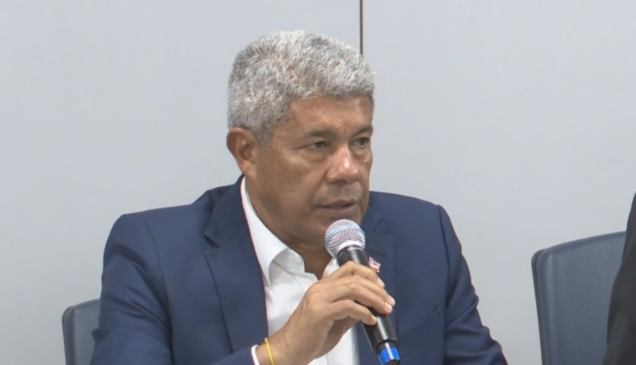 Governador da Bahia assina projetos de lei que propõem reajuste salarial de até 22,1% para servidores