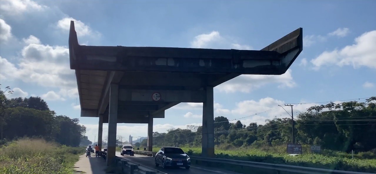 Viaduto em SC apelidado de 'maior mesa de sinuca do mundo' segue inacabado após 14 anos  