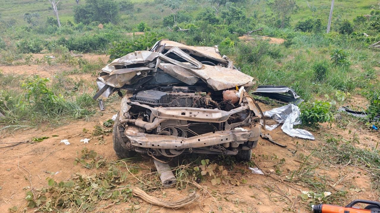Acidente na LMG-760 mata criança e adolescente no Vale do Aço; mulher ficou ferida