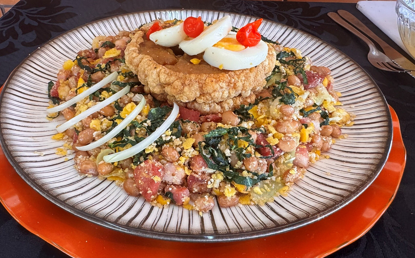 Barato da Cozinha: aprenda a fazer um delicioso feijão tropeiro 