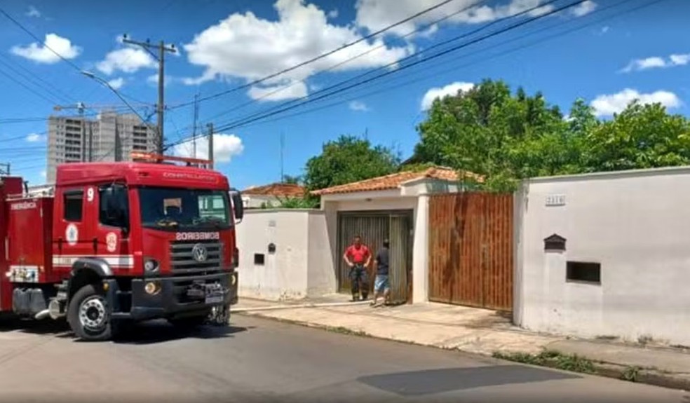Explosão em casa deixa idoso com queimaduras em São Carlos — Foto: Bruno Moraes/acidadeon