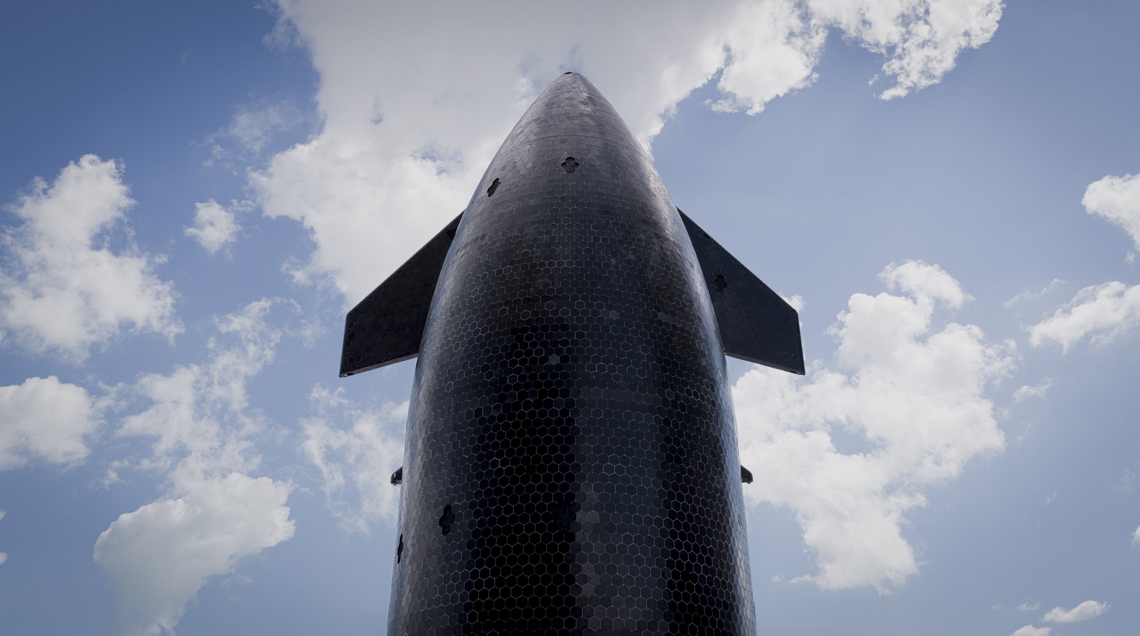 Google negocia com SpaceX para lançar data centers de IA no espaço, diz jornal