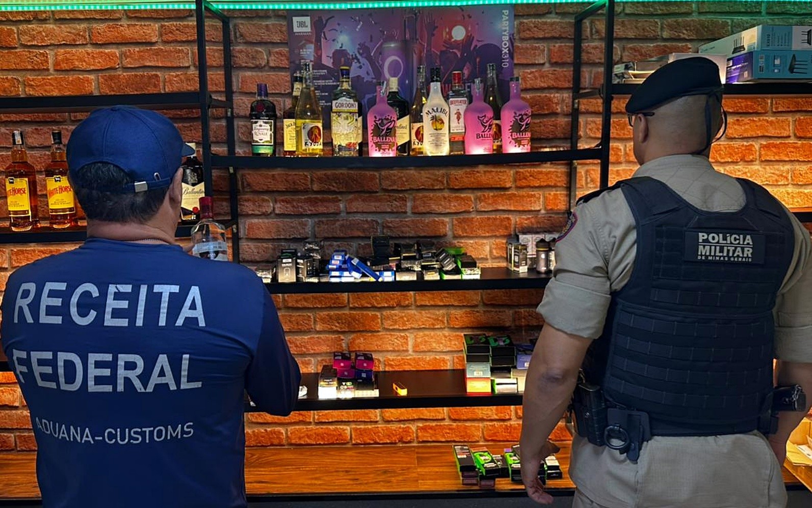 Operação apreende produtos ilegais e prende comerciante em Passos, MG