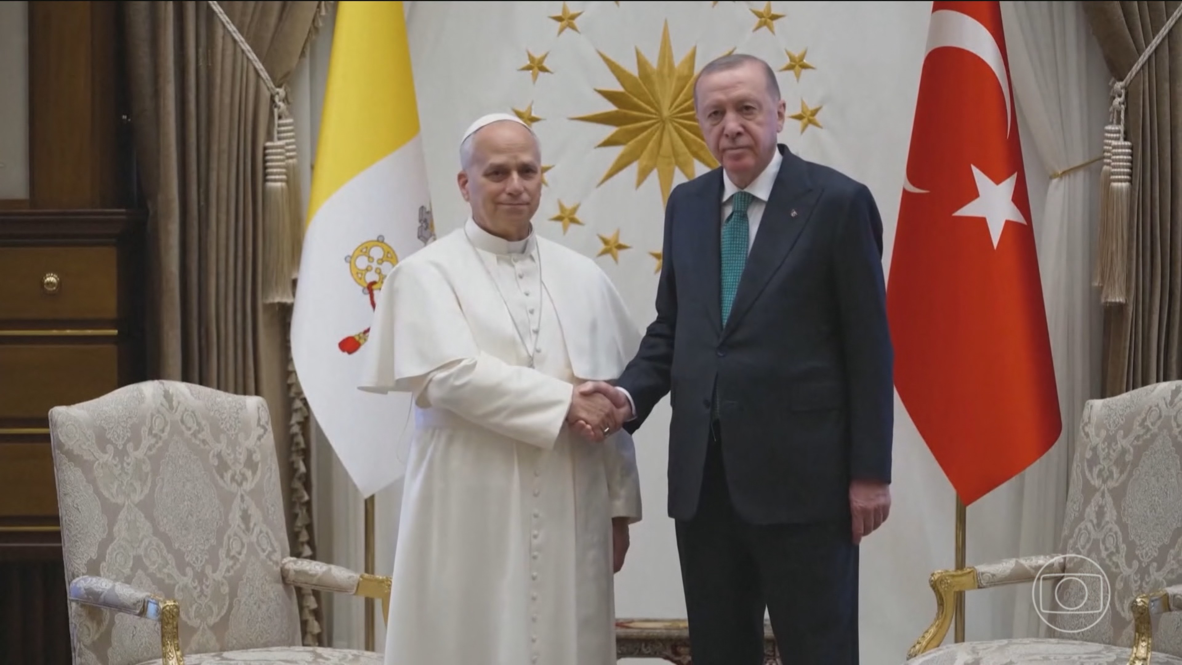 Na primeira viagem internacional do pontificado, Papa Leão XIV visita a Turquia