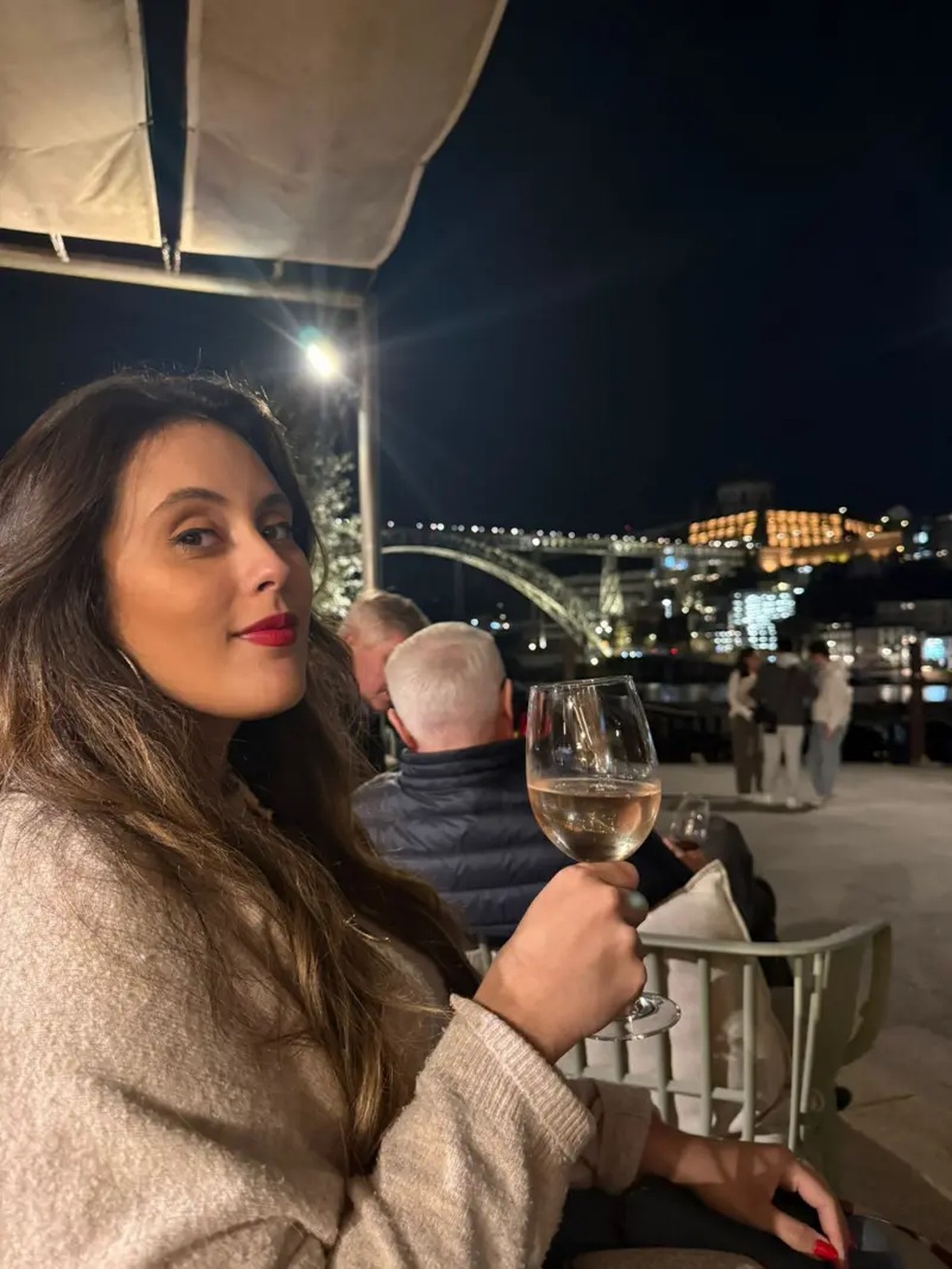 Morando em Porto há quatro anos, Nathália Tomaziacreditava que haveria uma transição para quem já vivia no país — Foto: Arquivo Pessoal