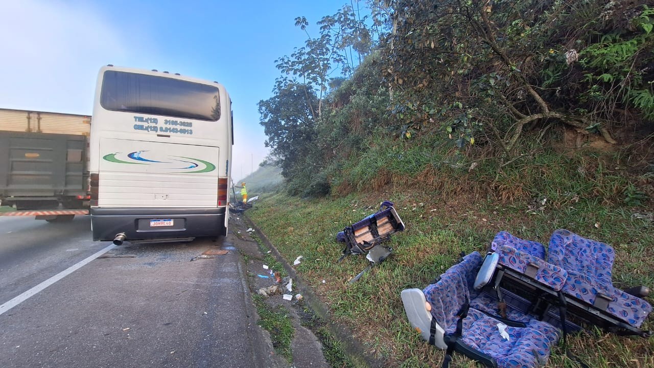 Acidente com ônibus deixa um morto e feridos na Dutra em Santa Isabel, SP