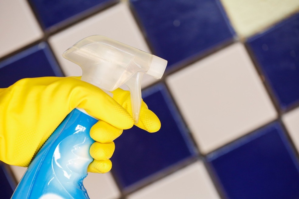 &Aacute;gua sanit&aacute;ria &eacute; um dos produtos mais perigosos em altas temperaturas &mdash; Foto: Walterson Rosa/CFQ