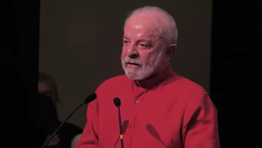 Lula diz que conversa com Trump exige cautela: 'Tenho um limite de briga com o governo americano' - Presidente Lula defendeu soberania do país e lembrou que Brasil é respeitado por diversos países, e trata nações com igualdade: 'PT não fala fino com os EUA, nem grosso com a Bolívia'