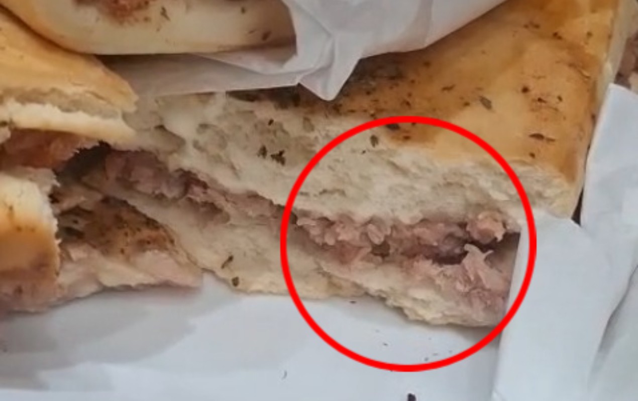 VÍDEO: cliente encontra larvas dentro de salgado em lanchonete de rodoviária no interior de SP