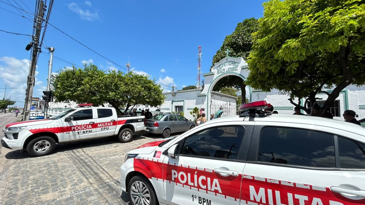 Corpo é desenterrado e tem cabeça arrancada no Cemitério São José, em João Pessoa