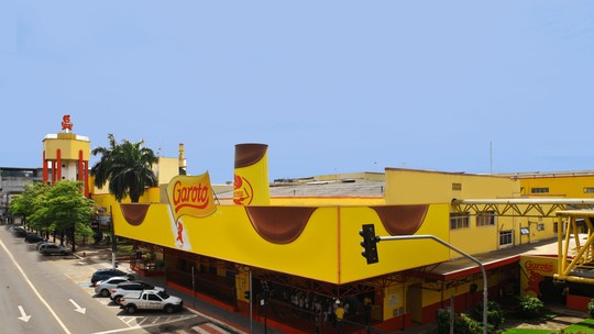 Nestlé vai ampliar fábrica da Garoto, no ES, para produção de novos bombons e chocolates - A Nestlé disse que vai investir R$ 7 bilhões em unidades de produção no país. A expansão da planta industrial no Espírito Santo vai sustentar também o avanço de marcas como Caribe e Serenata de Amor.