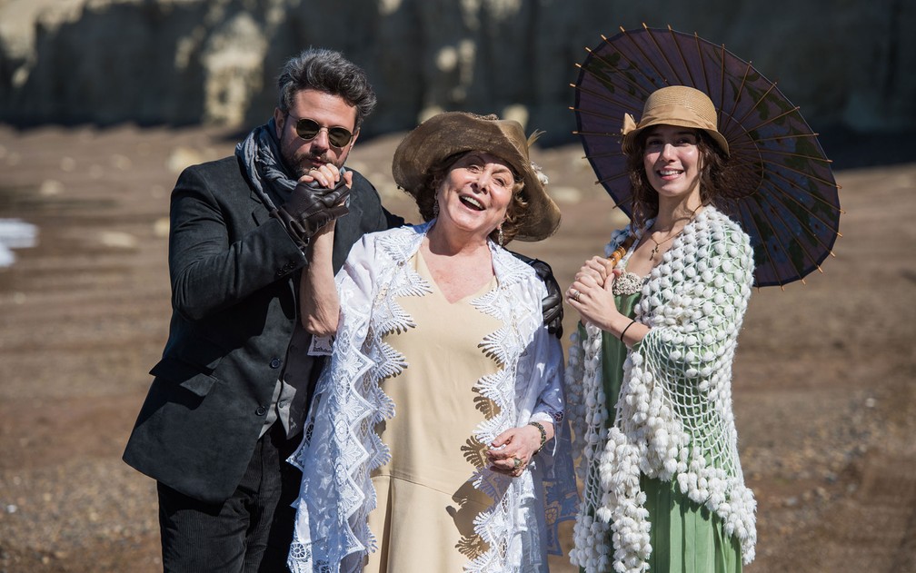 Selton Mello, Aracy Balabanian e Marjorie Estiano em 'Ligações perigosas' — Foto: João Cotta/Divulgação