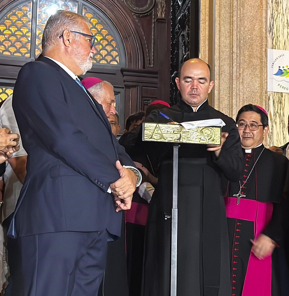 Círio de Nazaré 2026: abertura oficial tem missa, iluminação da Basílica e show gratuito em Belém; veja programação