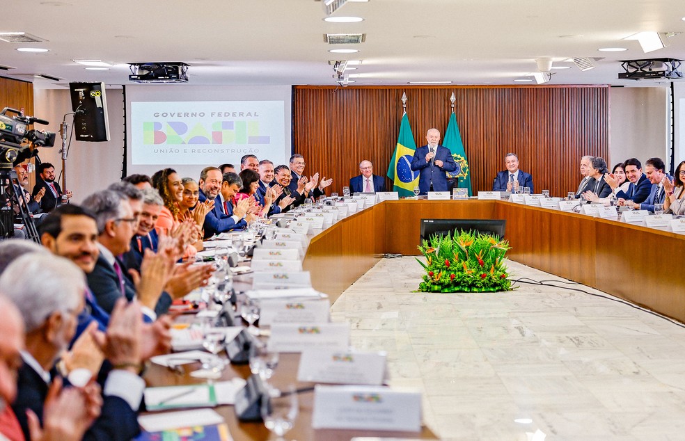 O presidente Lula discursa em reunião com ministros, no Palácio do Planalto, em dezembro — Foto: Ricardo Stuckert/Presidência da República