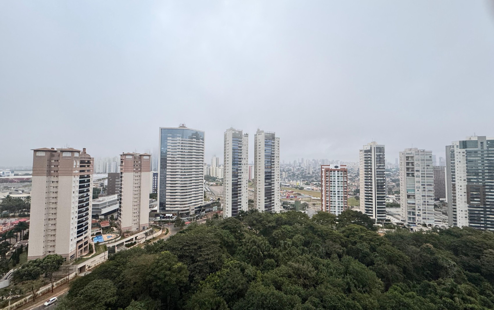 Grande Goiânia amanhece com alta nebulosidade devido a passagem de frente fria