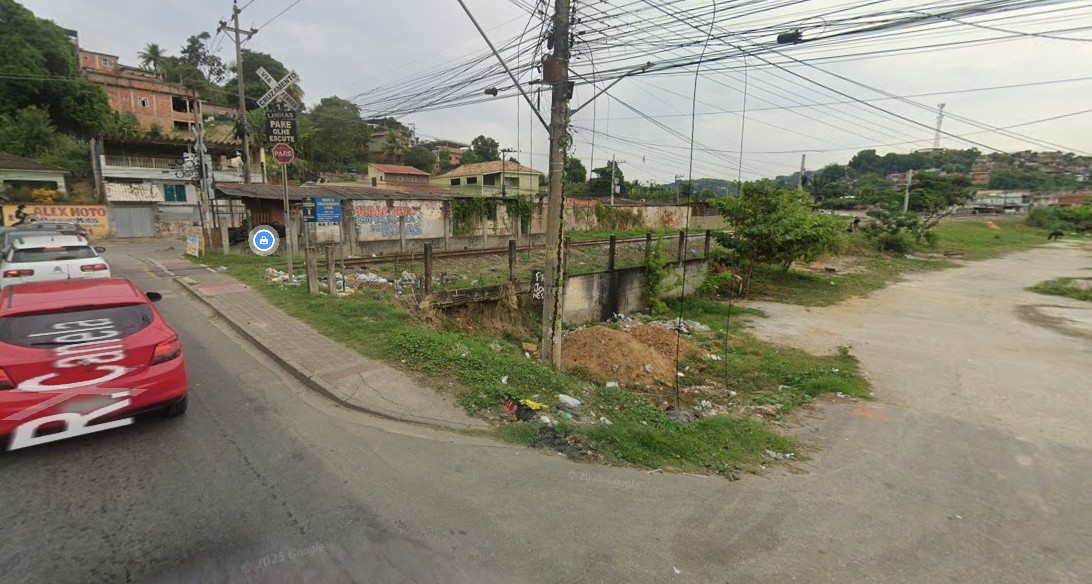 Homem fica ferido após ser atropelado por trem na Baixada Fluminense