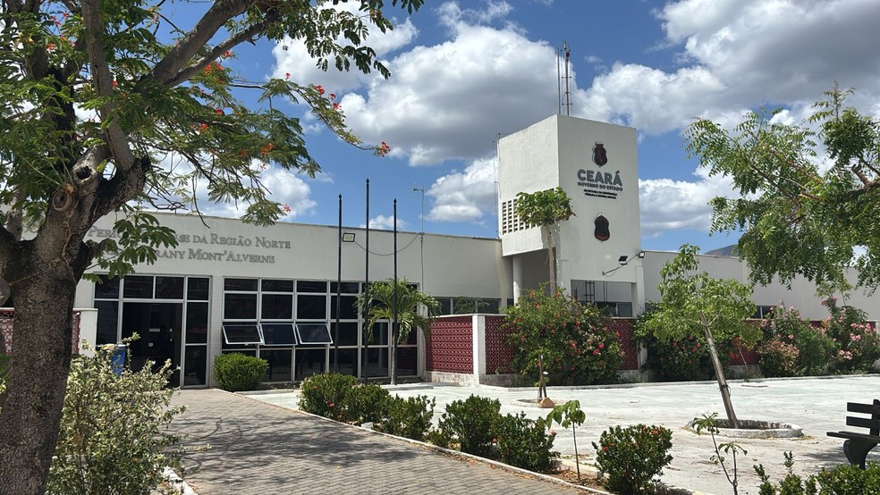 Corpo da vítima foi encaminhado para a Pefoce de Sobral, onde passará por uma perícia para descobrir a causa da morte. — Foto: Itallo Rocha/ SVM