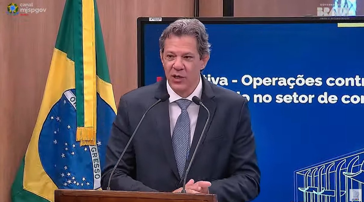 Haddad diz que megaoperação contra PCC conseguiu chegar 'ao andar de cima' do crime organizado