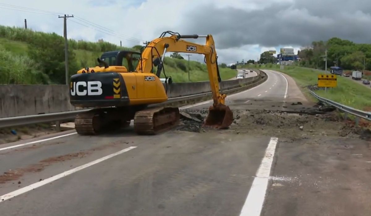 Chuva de 82 mm provoca alagamentos, quedas de muros e interdita faixas da SP-101 em Hortolândia