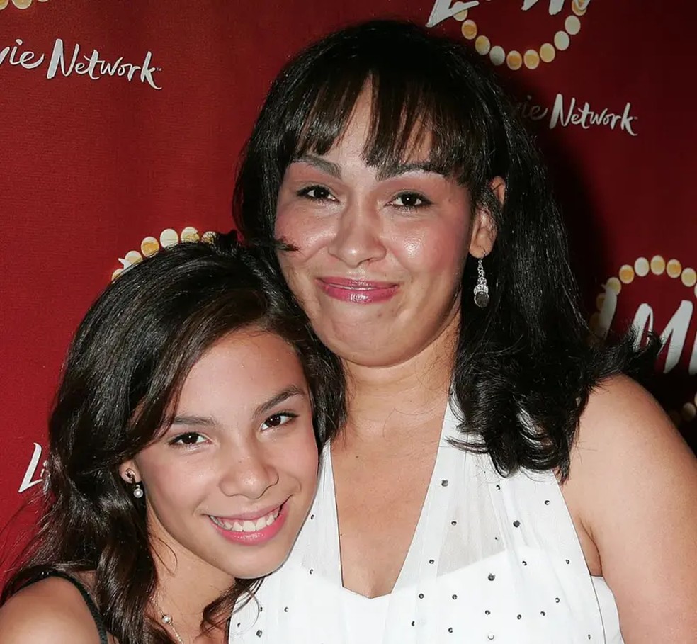 Delimar e Luz, em 2008, quatro anos após o reencontro: 'Acho que na maioria das famílias o estágio da infância e os primeiros anos de vida são repletos daqueles momentos de criar laços. Minha mãe e eu não tivemos isso' — Foto: DAVID LIVINGSTONE-GETTY IMAGES via BBC