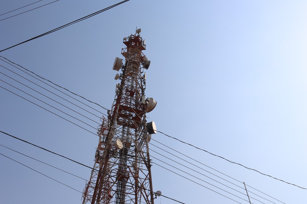 Torre com antenas de internet, em Presidente Prudente (SP) — Foto: Leonardo Bosisio/g1