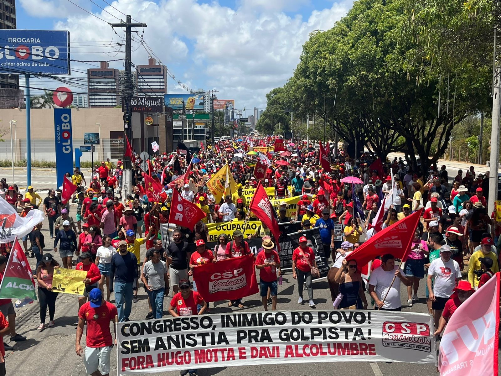 Manifestantes protestam em Natal contra PL da Dosimetria 