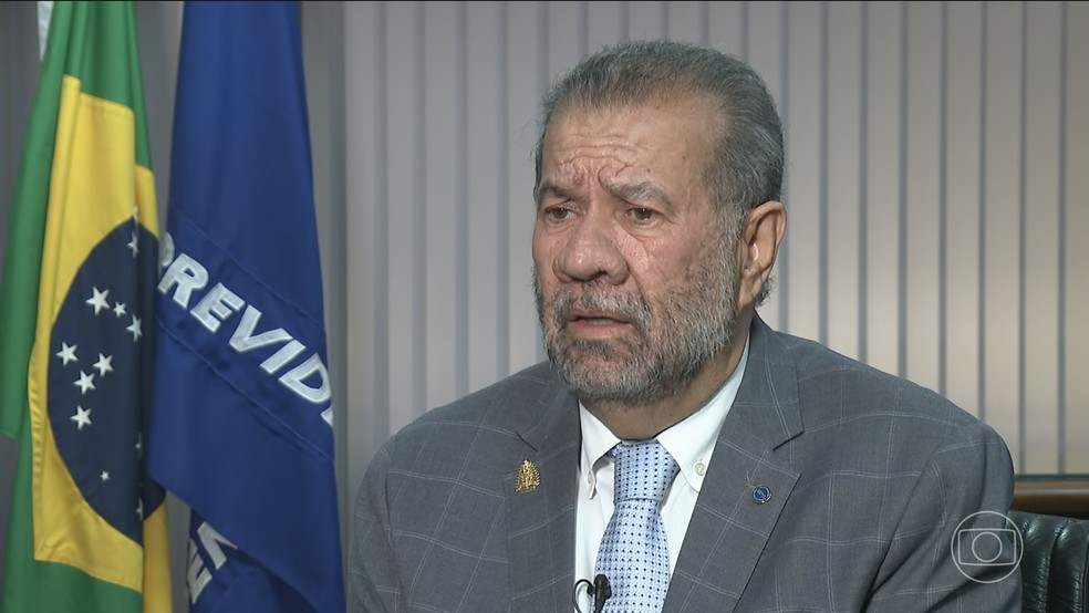 Carlos Lupi deixa Ministrio da Previdncia aps escndalo da fraude no INSS  Foto: Jornal Nacional/ Reproduo