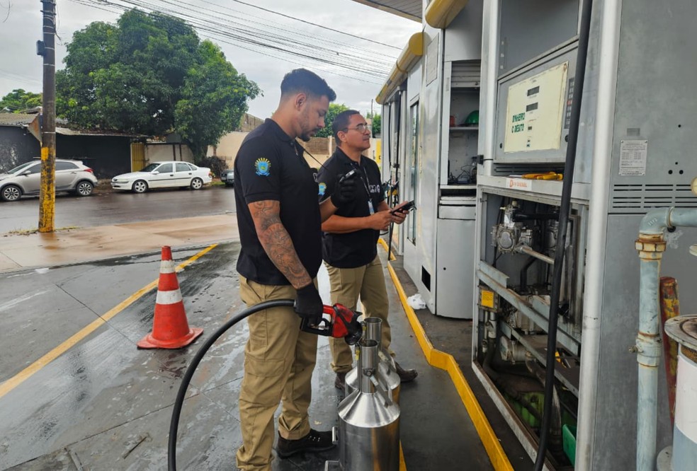 Operação nacional encontra problemas em bombas de combustível na capital de MS — Foto: AEM-MS