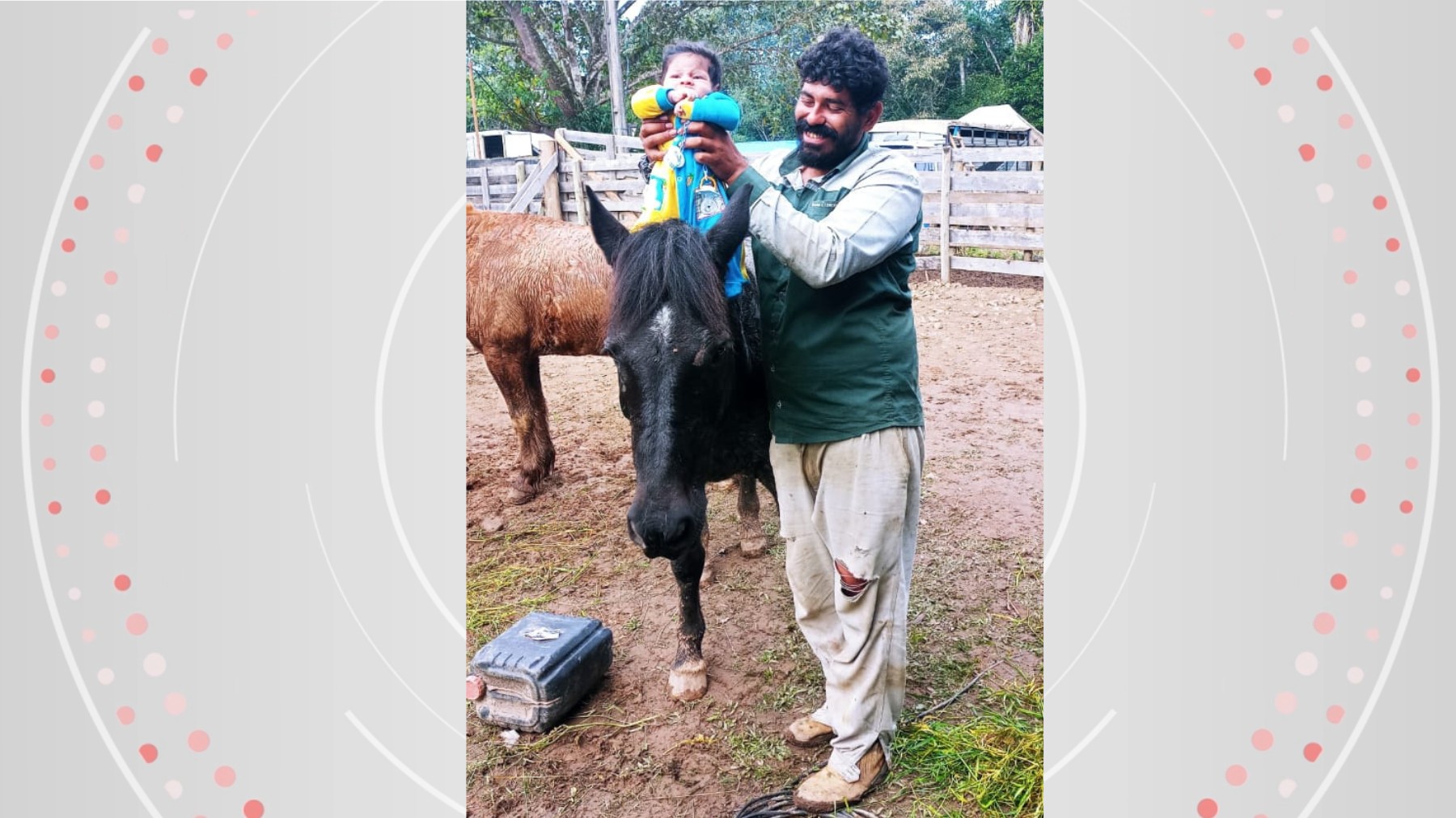 Bebê foi pisoteado em rodeio no Paraná após boi invadir local onde pais do menino estavam trabalhando