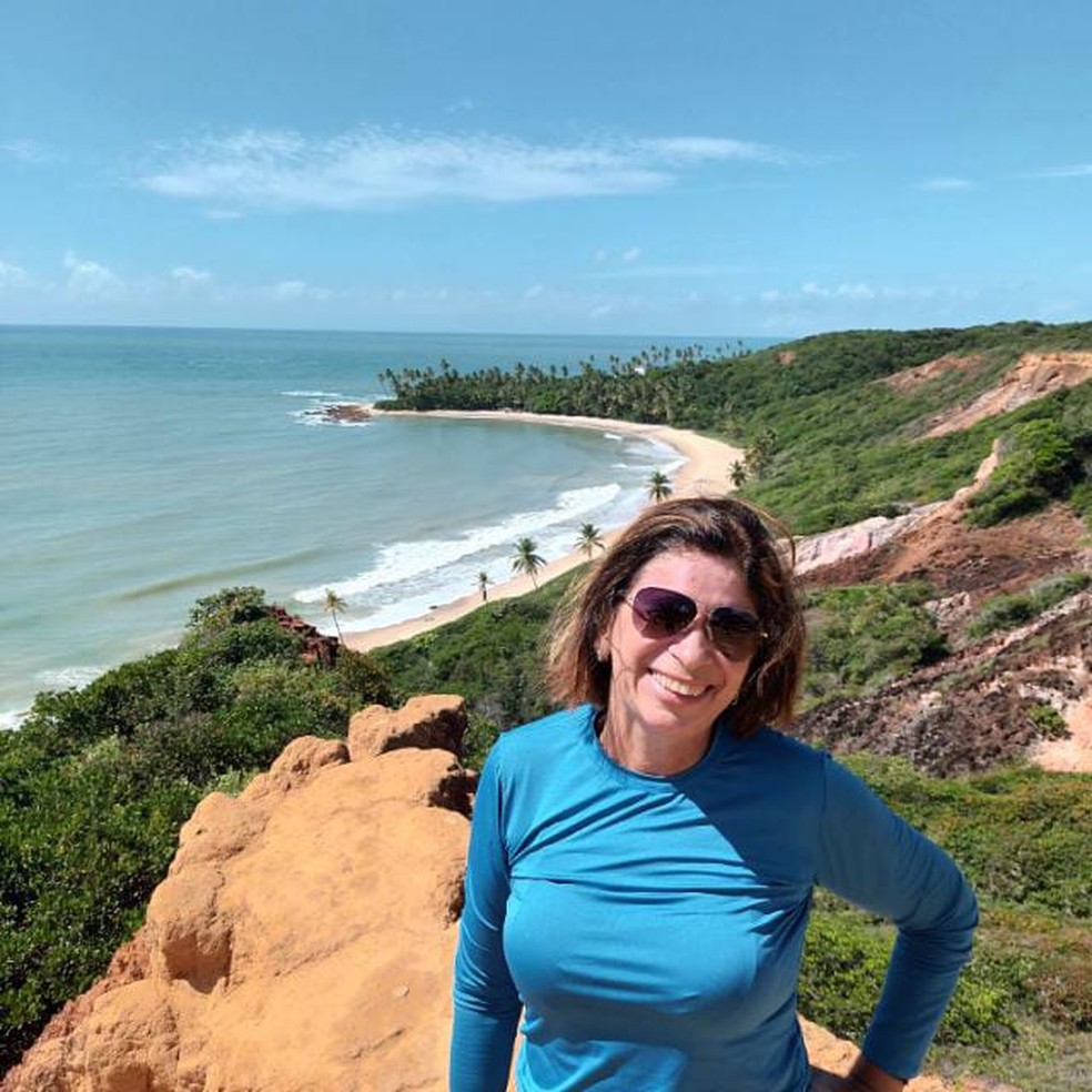 Ana L&uacute;cia Rodrigues na praia de Coqueirinho, na Para&iacute;ba &mdash; Foto: Ana L&uacute;cia Rodrigues/Arquivo Pessoal