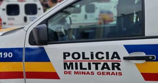Avó proibe adolescente de ficar em quarto com namorada e é agredida com socos e garrafadas pelo neto em Uberaba