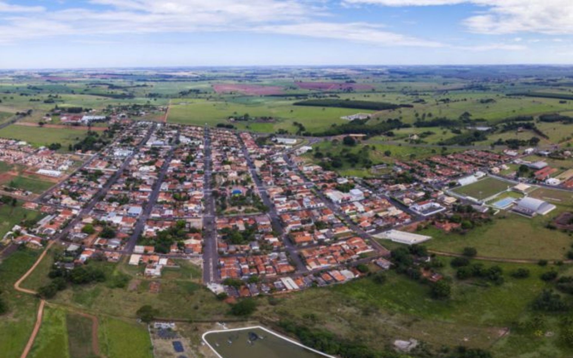 Moradores de Macedônia votam para  prefeito e vice no dia do 2º turno das eleições 2026
