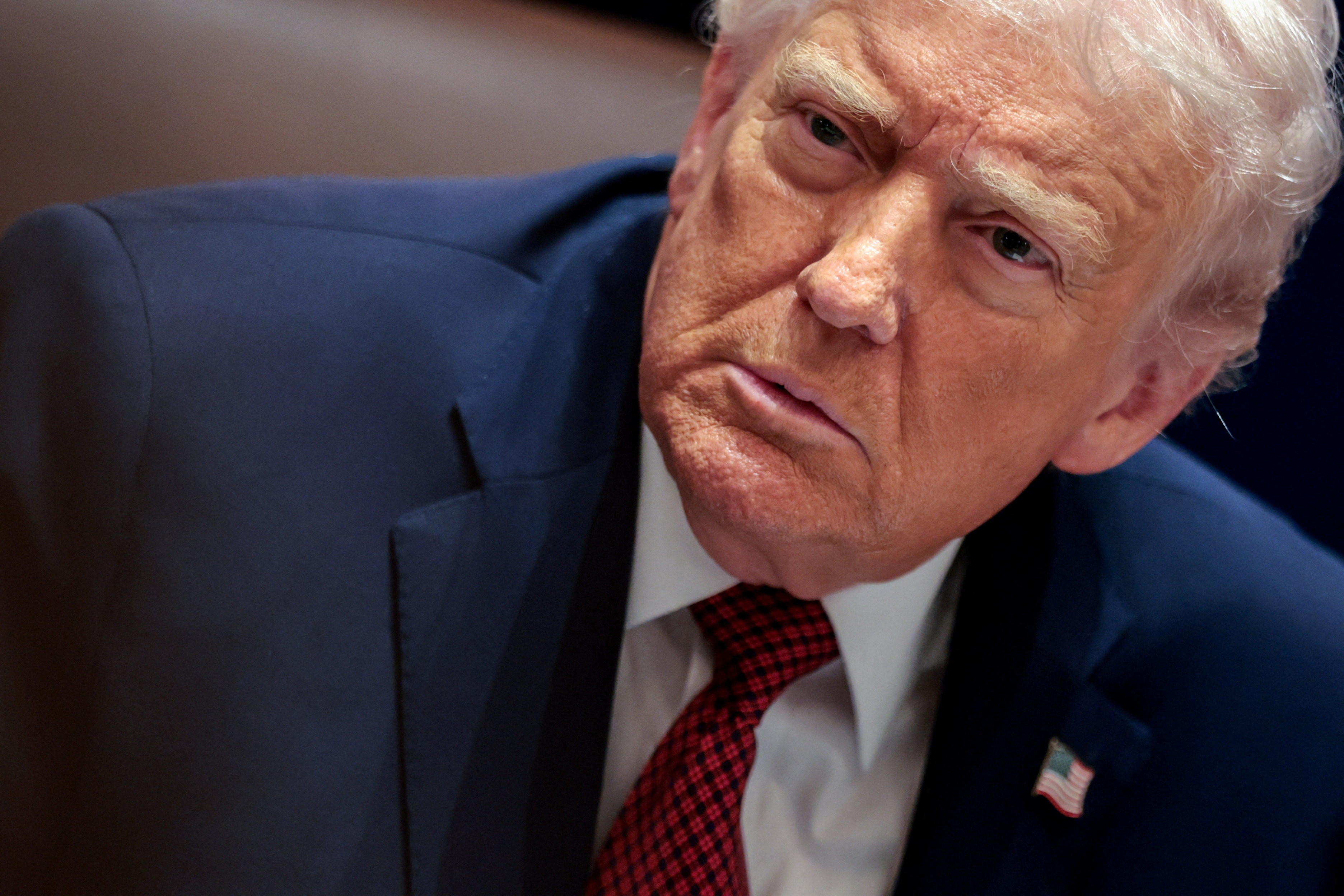 Trump ataca repórteres chamando-as de 'irritante' e 'despreparada' em entrevista nos EUA