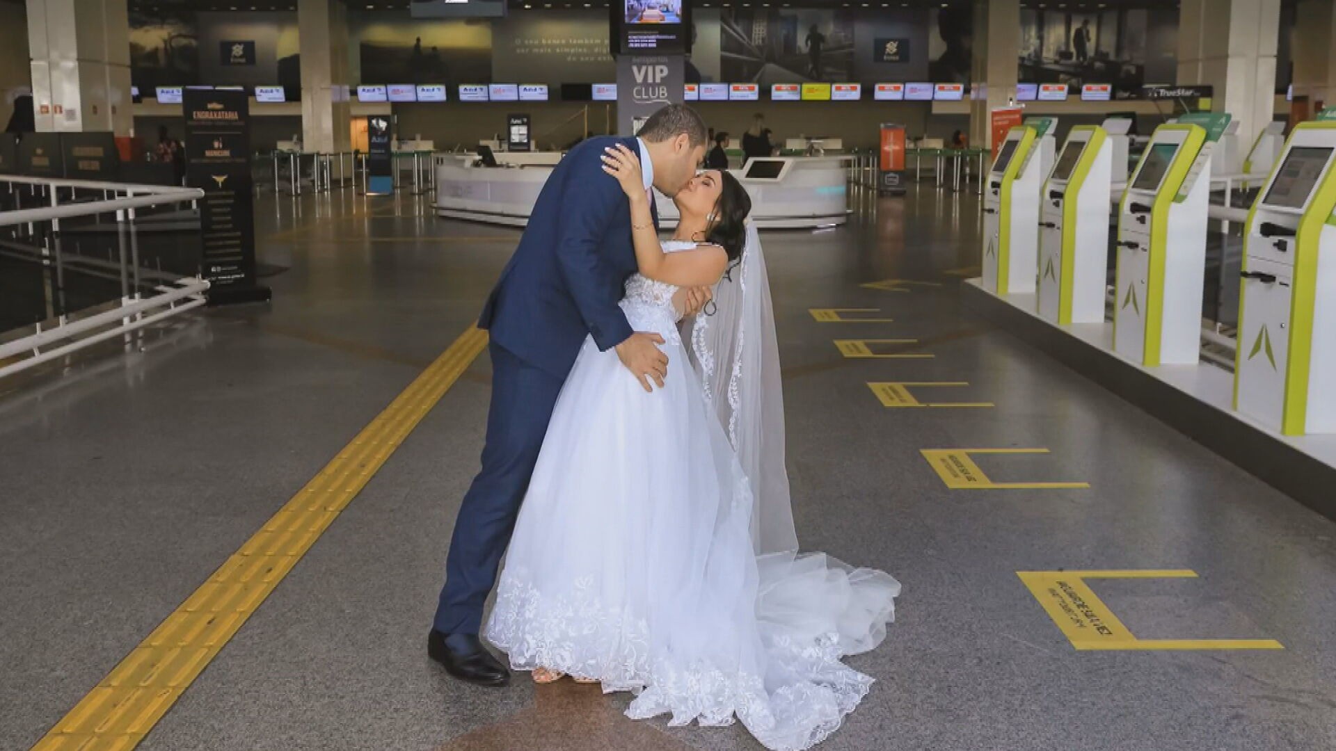 Embarque no amor: Aeroporto de Brasília marca história de casais apaixonados