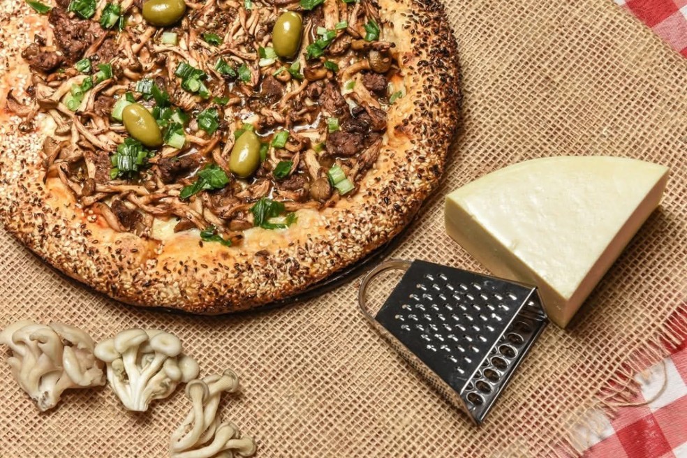 Pizzaria de Itapetininga oferece sabores diferentes, como de shimeji — Foto: Rubia Paula Biazotto/Arquivo pessoal
