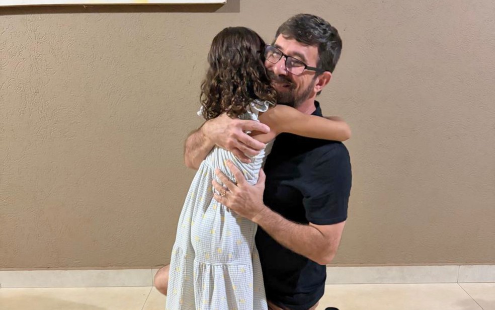 Antonio Carlos Nicolucci, de Ribeirão Preto (SP), é pai solo de 5 irmãos que chegaram por adoção e guarda provisória — Foto: Arquivo pessoal