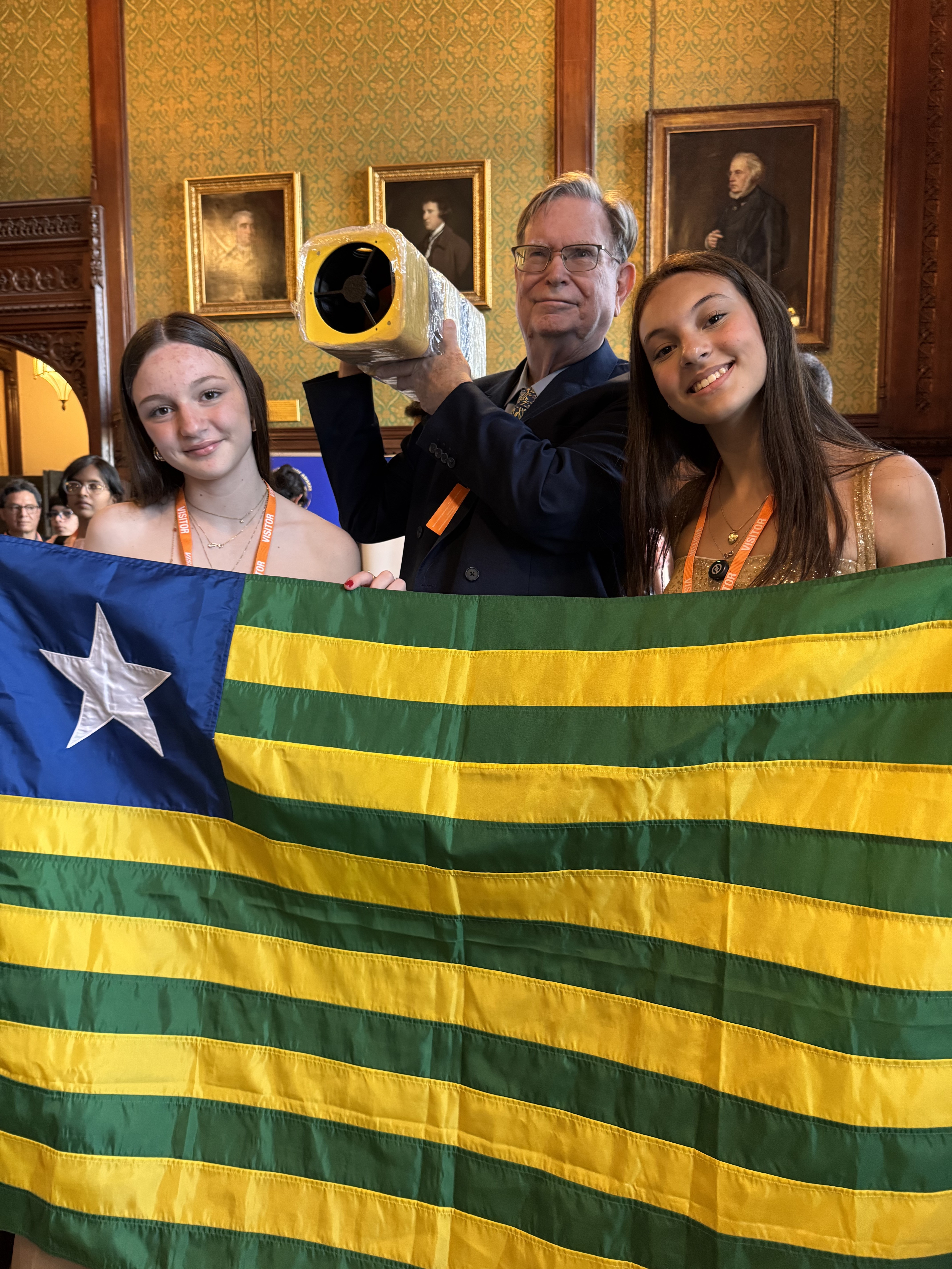 Irmãs de Barueri são premiadas em Londres como crianças-prodígio