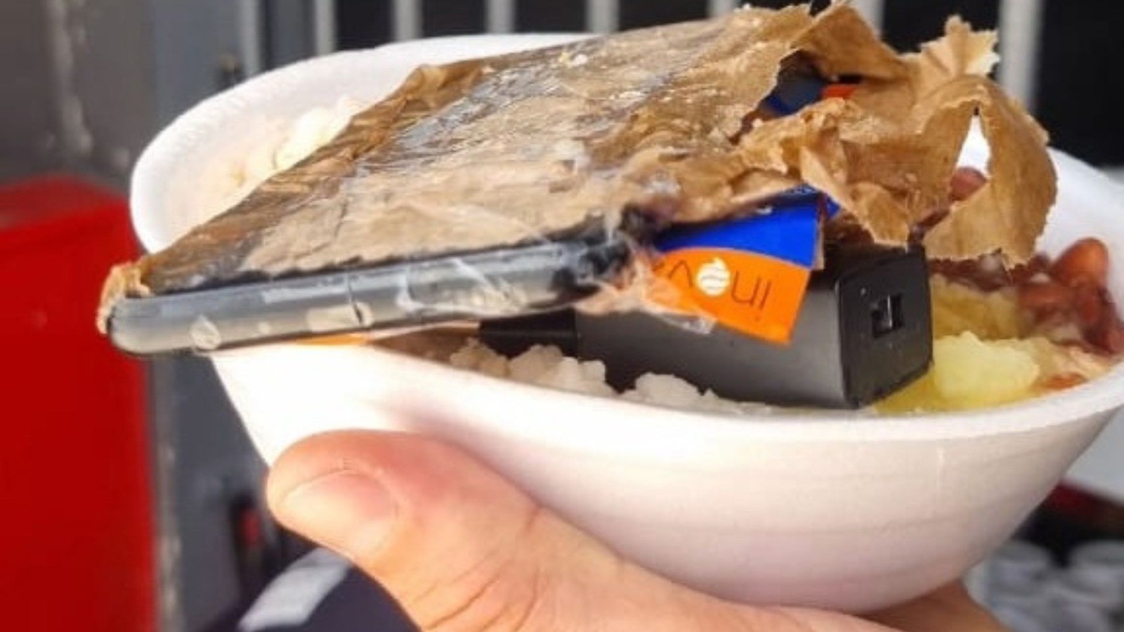 Setor de inteligência monitora e marmita com celular é interceptada ao entrar em presídio de Divinópolis