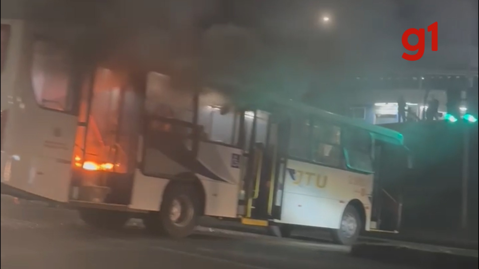 Incêndio em ônibus de Jacareí