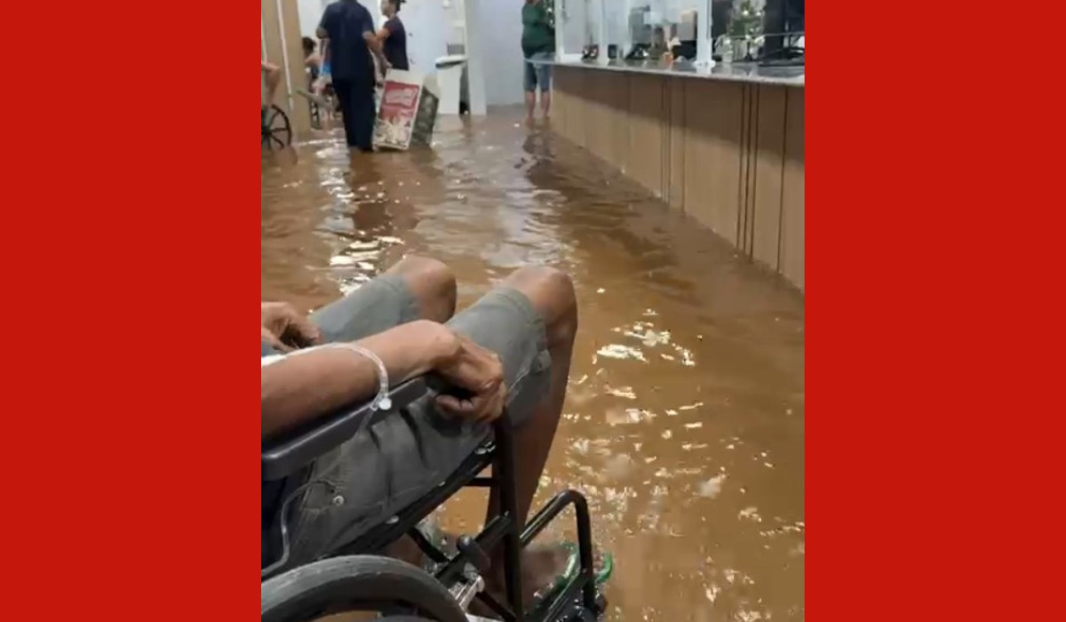 VÍDEO: tempestade forma 'rio' e pacientes enfrentam recepção alagada em UPA de Sumaré