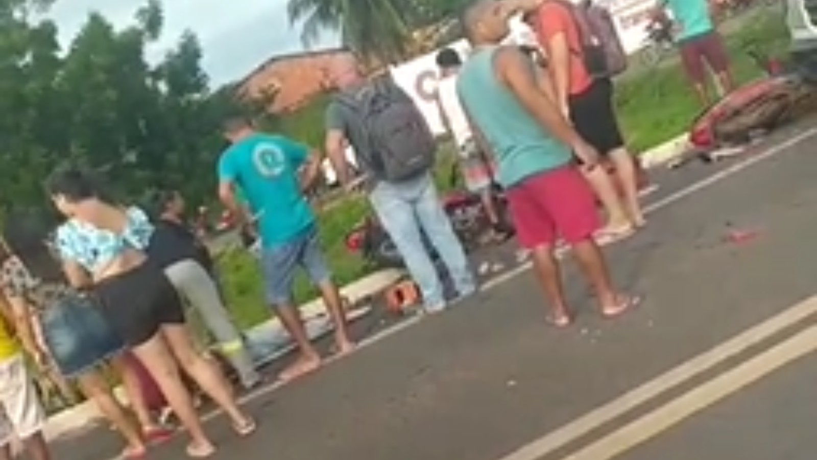 Idoso morre e casal fica ferido após colisão entre duas motocicletas na BR-343 em Buriti dos Lopes