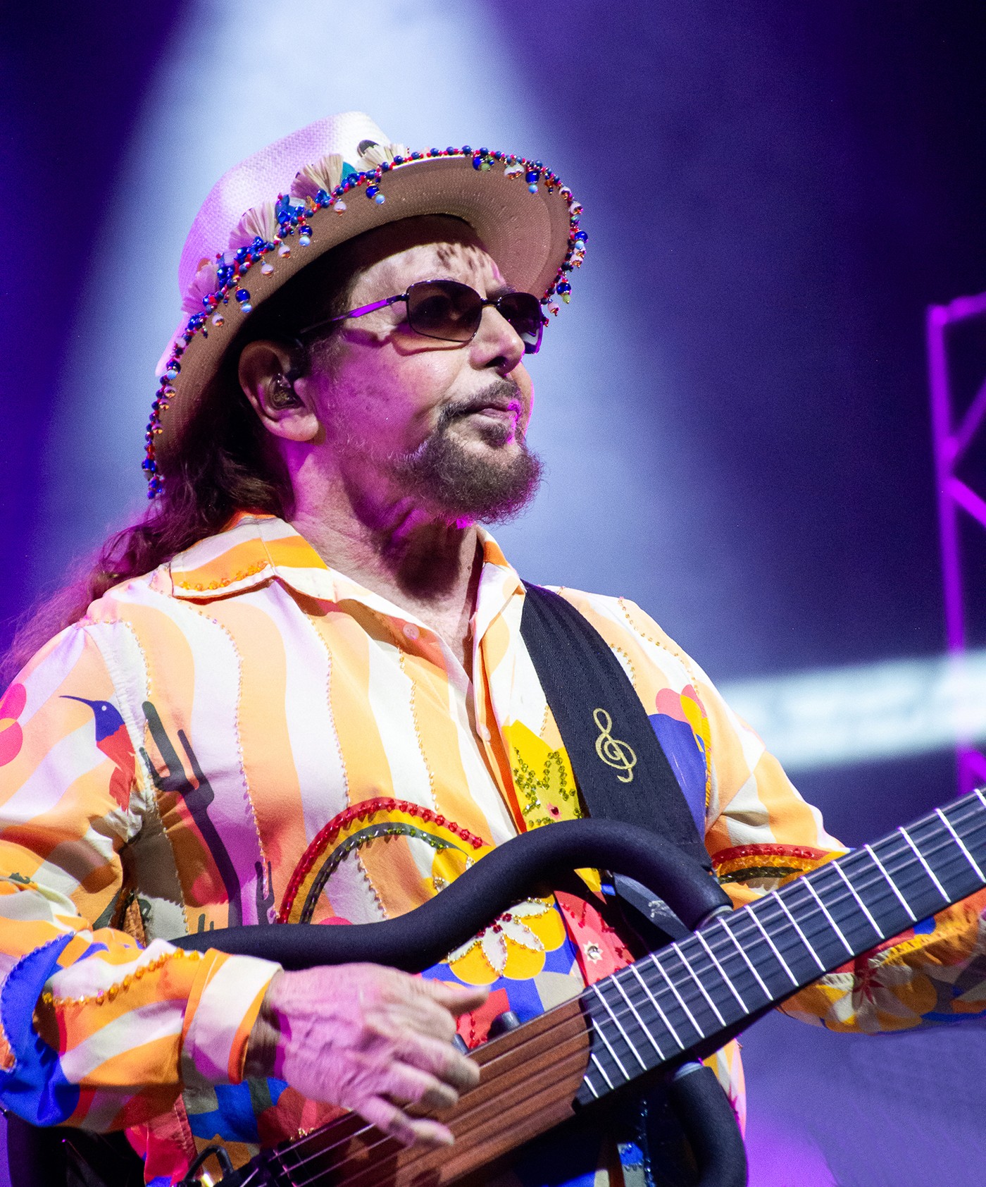 Geraldo Azevedo se desvia dos hits no álbum ao vivo em que perpetua recorte do corrente show da turnê 'Oitentação'